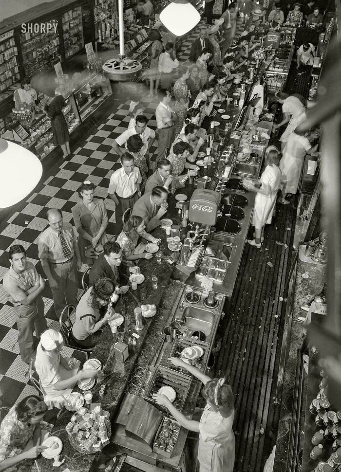1942 Diner Vibes: Everyone Looks So Fit, Even the Plates!