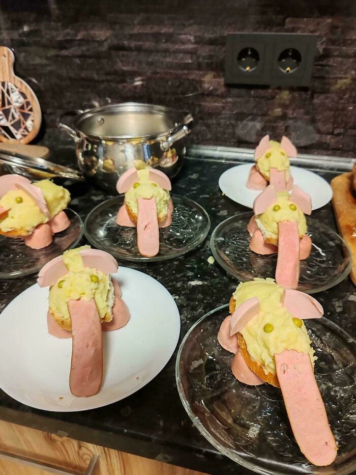 Sausage Elephant Steals the Show