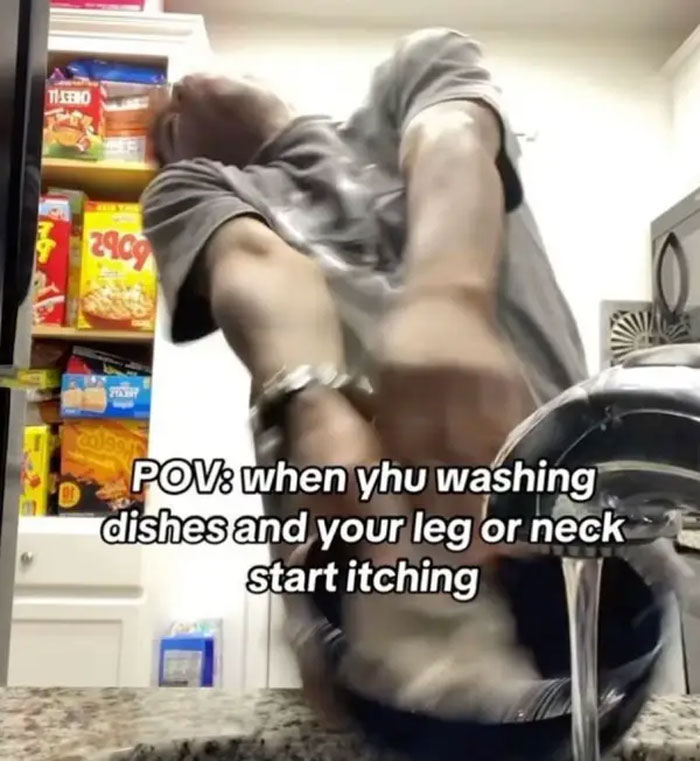 Wait, People Actually Saved These Hilariously Dumb Screenshots?