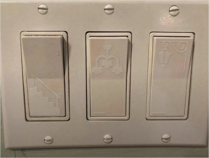 Light Switches That Actually Tell You What They Turn On