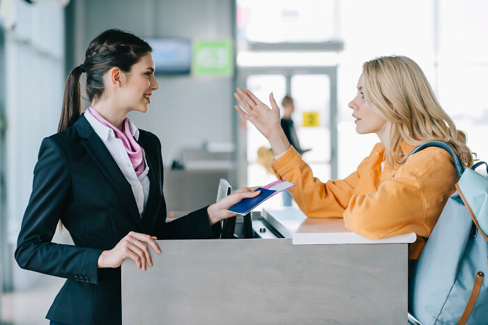 Lady Asks For a Free Empty Seat—Flight Attendant Gave the Awesome Answer