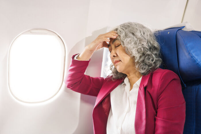 Entitled Middle Seat Passenger Throws a Fit for No Reason