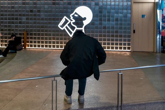 Wait, They Actually Snapped These Hilarious Street Coincidences? (35 Pics)