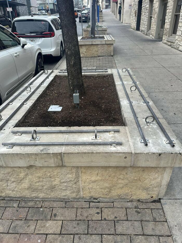 52 Design Fails That Tried To Help But Ended Up Hilariously Annoying