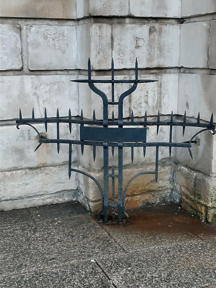 52 Design Fails That Tried To Help But Ended Up Hilariously Annoying