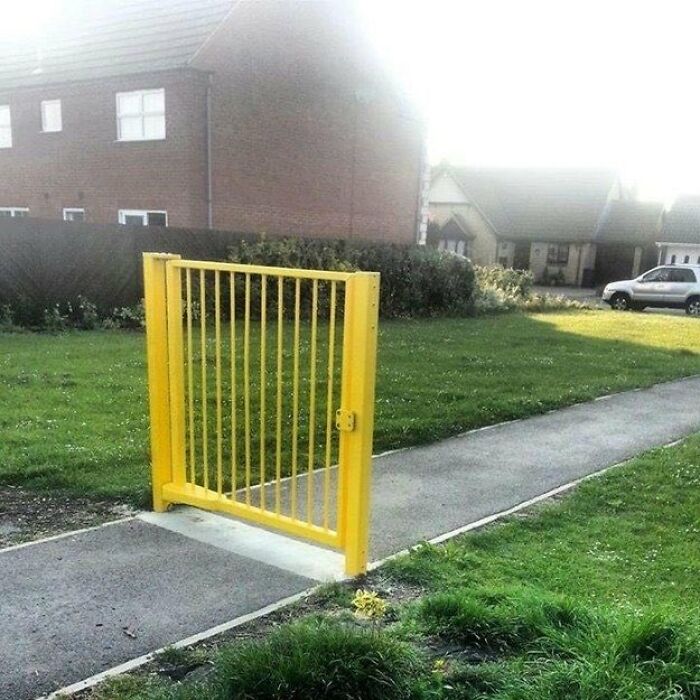 52 Design Fails That Tried To Help But Ended Up Hilariously Annoying