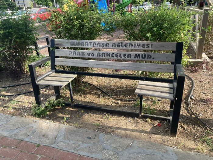 52 Design Fails That Tried To Help But Ended Up Hilariously Annoying