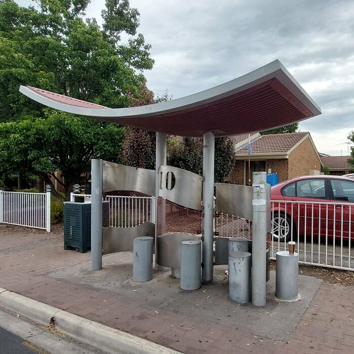 52 Design Fails That Tried To Help But Ended Up Hilariously Annoying