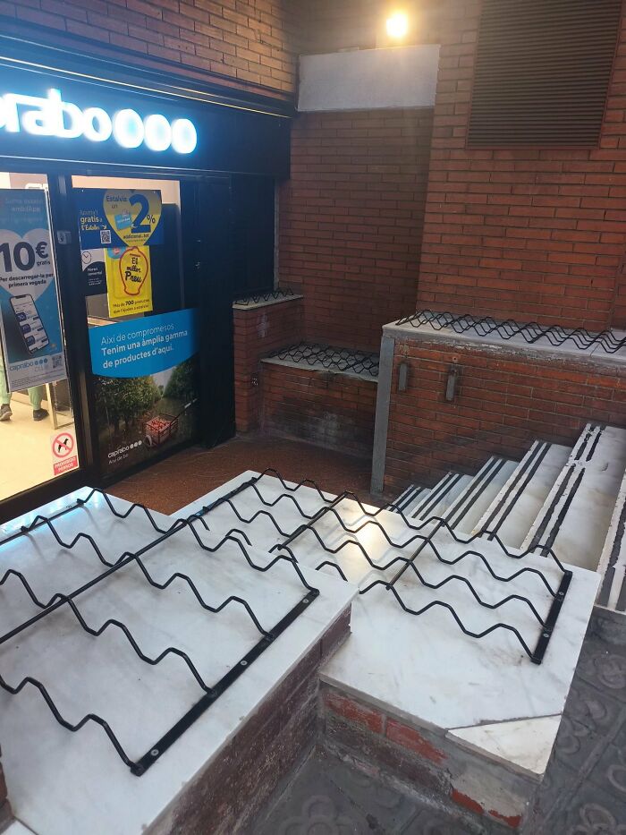 52 Design Fails That Tried To Help But Ended Up Hilariously Annoying