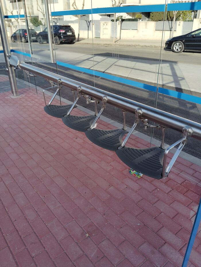 52 Design Fails That Tried To Help But Ended Up Hilariously Annoying