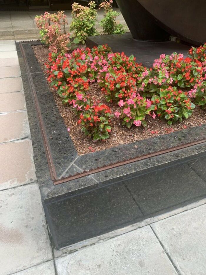 52 Design Fails That Tried To Help But Ended Up Hilariously Annoying