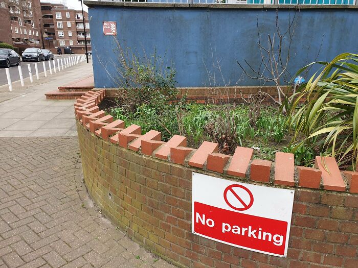 52 Design Fails That Tried To Help But Ended Up Hilariously Annoying