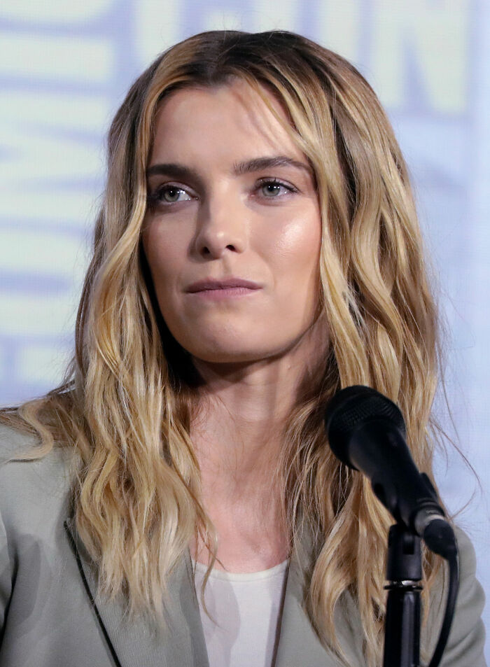 Betty Gilpin: Emmy Nominee and Daughter of a Priest-Actor
