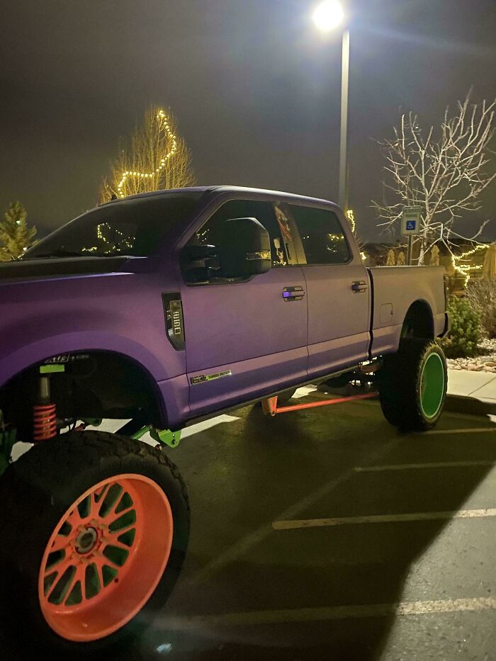 Pretty Sure This Person Isn’t Actually Handicapped