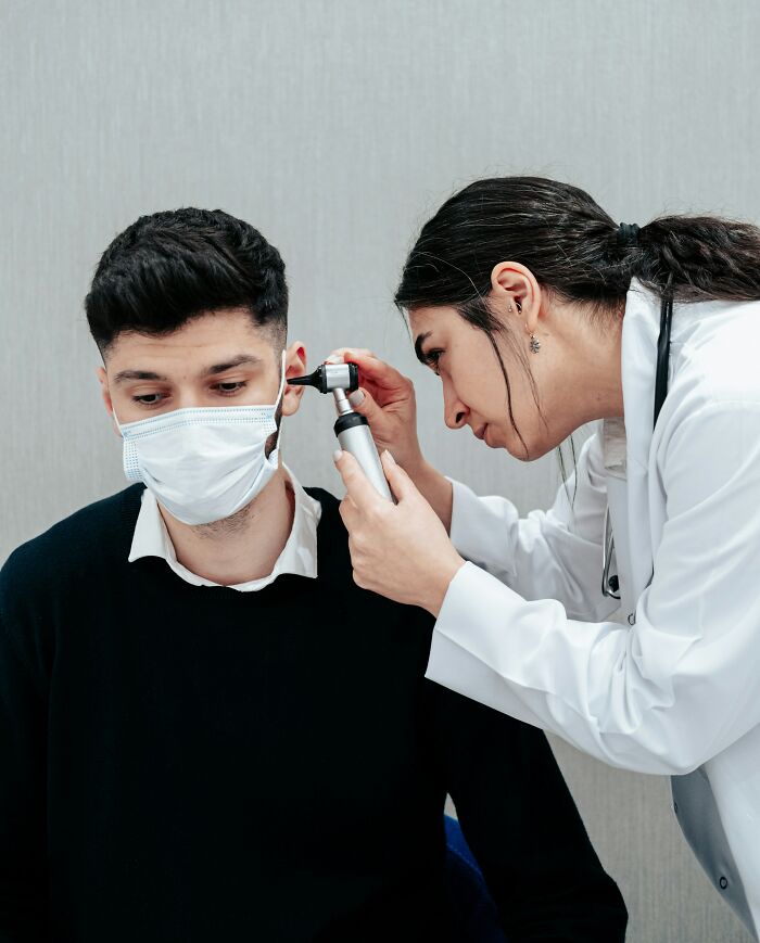 26 Wild Tricks Doctors Use When Patients Totally Fake It
