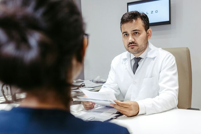 26 Wild Tricks Doctors Use When Patients Totally Fake It