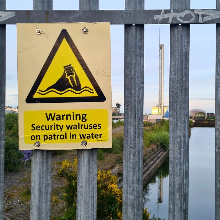 Wait, They Actually Put These Hilarious Fake Signs Around Glasgow? (38 Pics)
