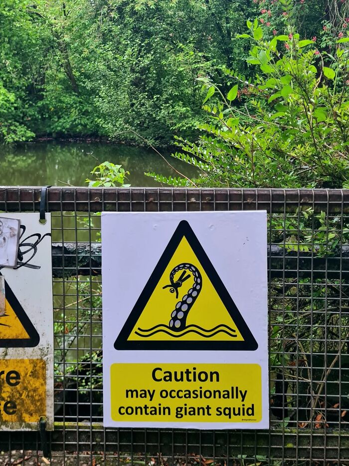 Wait, They Actually Put These Hilarious Fake Signs Around Glasgow? (38 Pics)