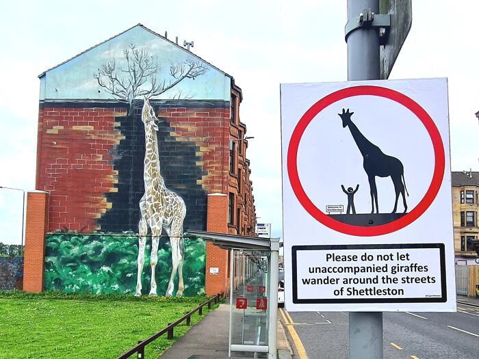 Wait, They Actually Put These Hilarious Fake Signs Around Glasgow? (38 Pics)