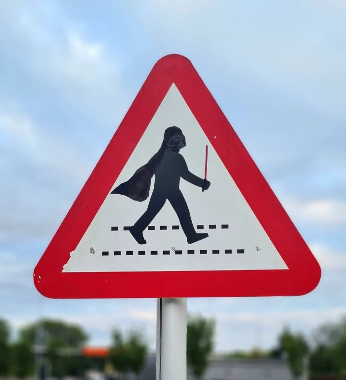 Wait, They Actually Put These Hilarious Fake Signs Around Glasgow? (38 Pics)