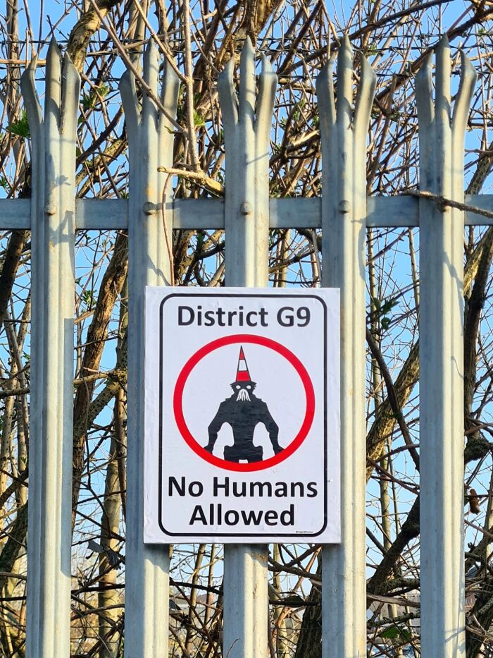 Wait, They Actually Put These Hilarious Fake Signs Around Glasgow? (38 Pics)