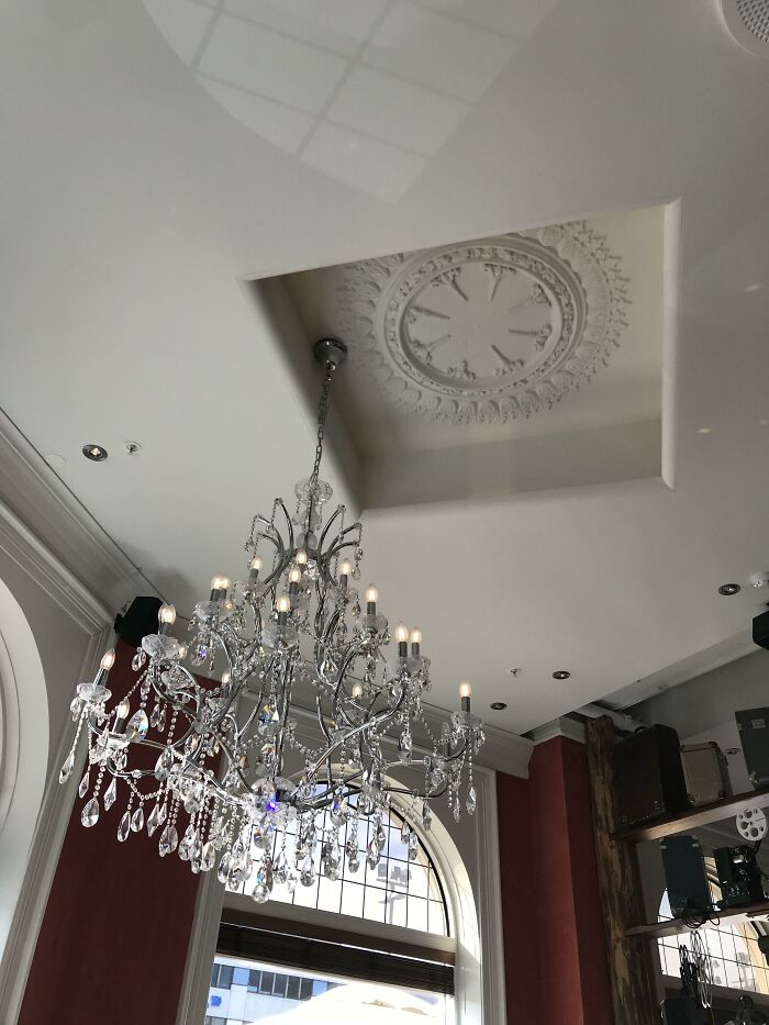 This Restaurant Chandelier Is Like A Puzzle That Won’t Be Solved