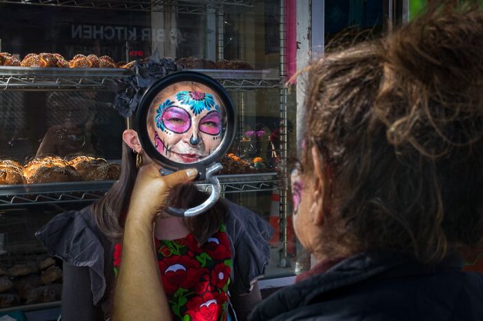 Wait, They Actually Snapped That?! 42 Street Pics That Are Too Weird To Believe