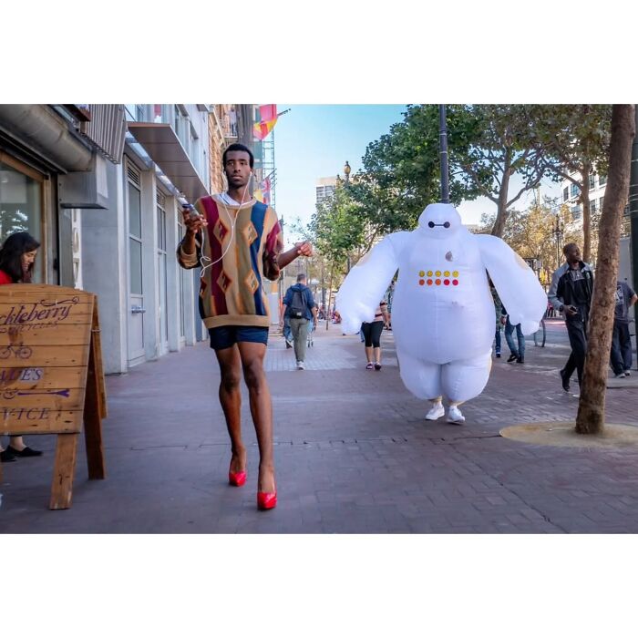 Wait, They Actually Snapped That?! 42 Street Pics That Are Too Weird To Believe