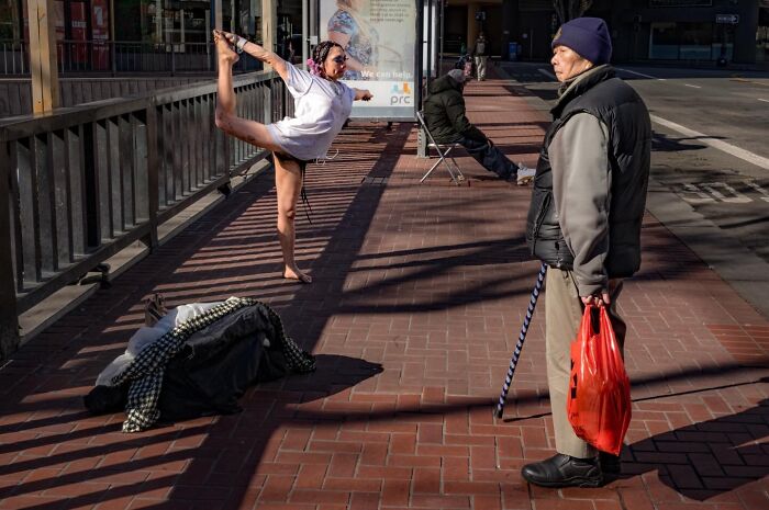 Wait, They Actually Snapped That?! 42 Street Pics That Are Too Weird To Believe