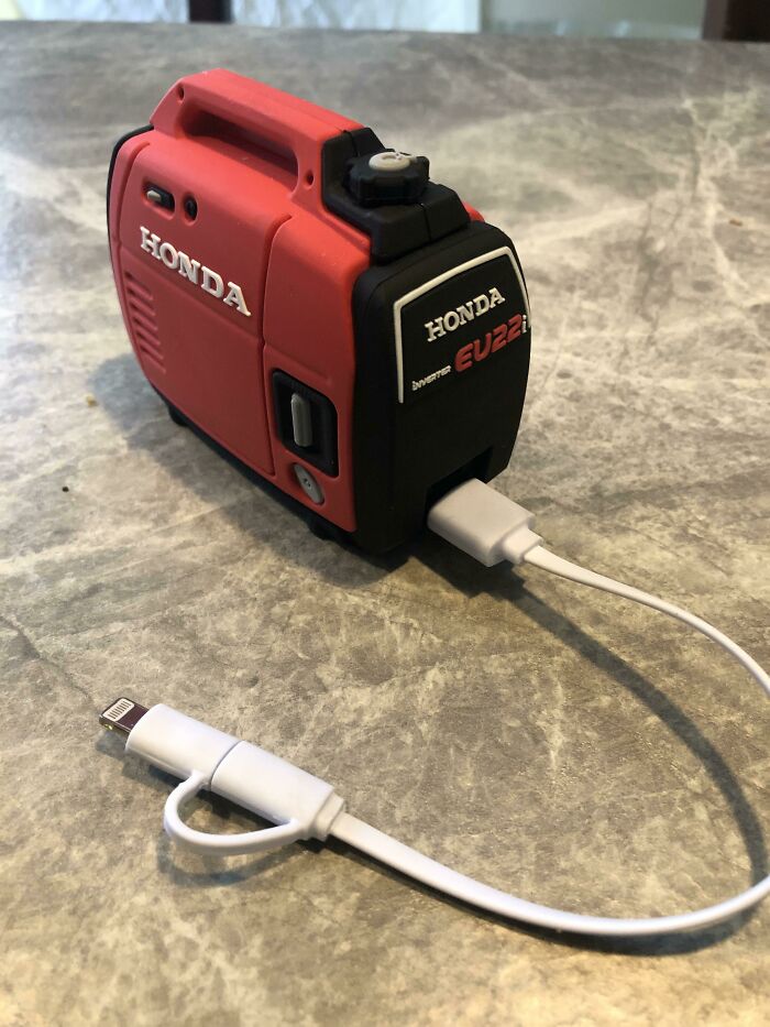 USB Power Bank That’s Actually a Cute Mini Generator?