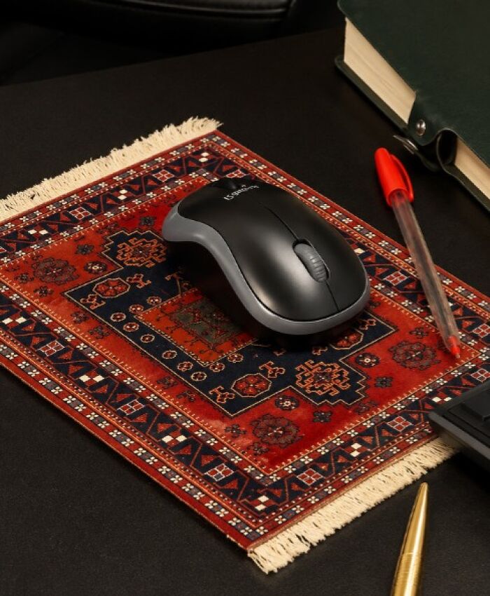 Mouse Pad Carpet? Now That’s What I Call Working in Style!
