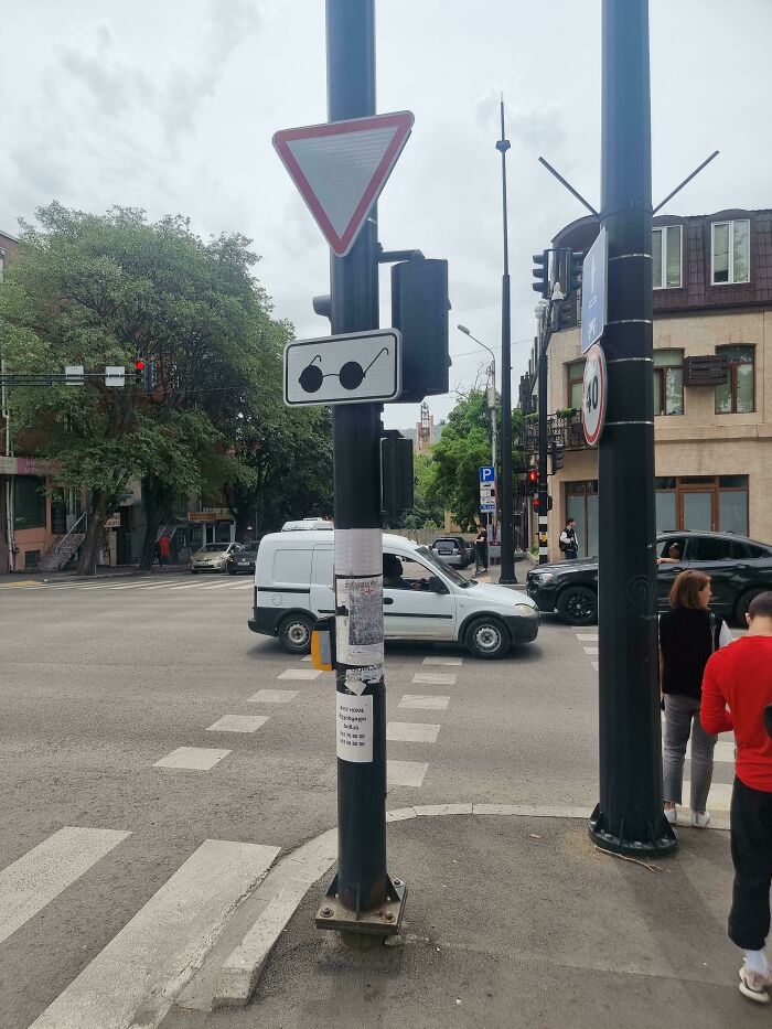 Whoa, These Signs Totally Blew Their One Job!