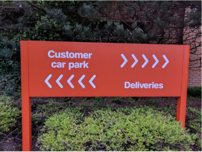 Unhelpful Signage? That Checks Out.