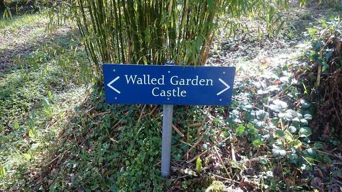 This Sign Is Exactly As Unhelpful As You Thought