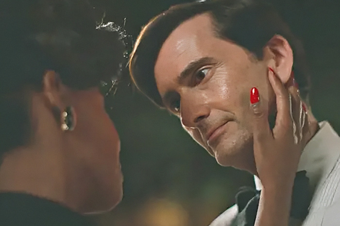 David Tennant's Knee Crash During ‘Rivals’ Love Scene