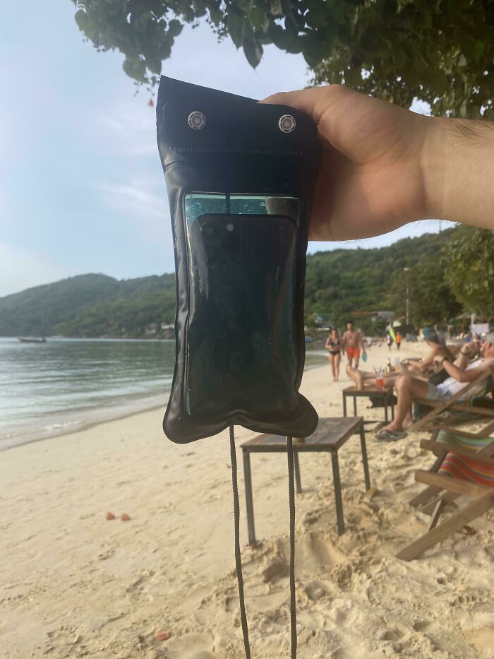 Bought a Waterproof Phone Case in Thailand, Went Swimming, Then This Happened