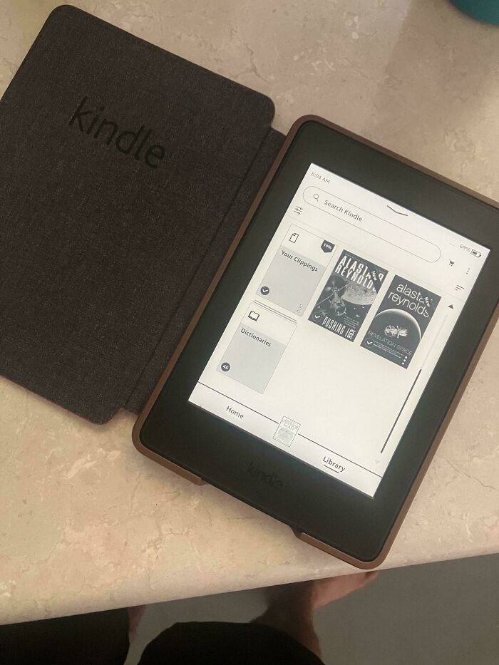 PSA: Connect to WiFi, Lose Your Books? Yeah, Kindles Do That Now