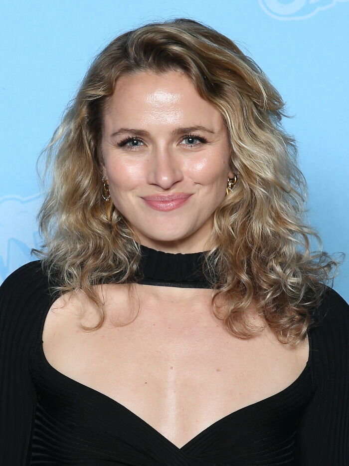 Shantel VanSanten: From Model Search to TV Star (41)