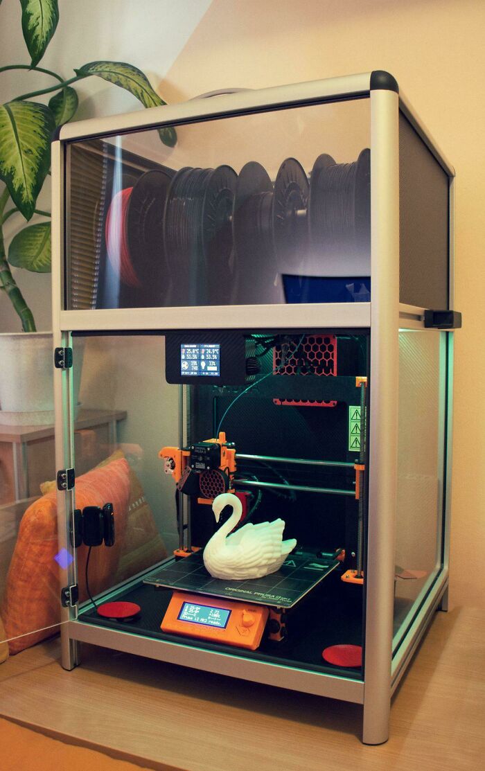 DIY Smart 3D Printer Enclosure For Those Chilly Winter Printing Days