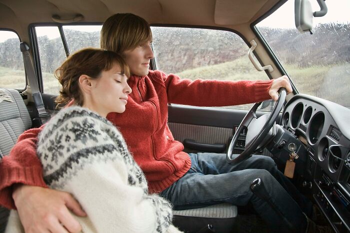 56 WTF Moments When Guys Found Out Their Girlfriends Were Sneaky Cheaters