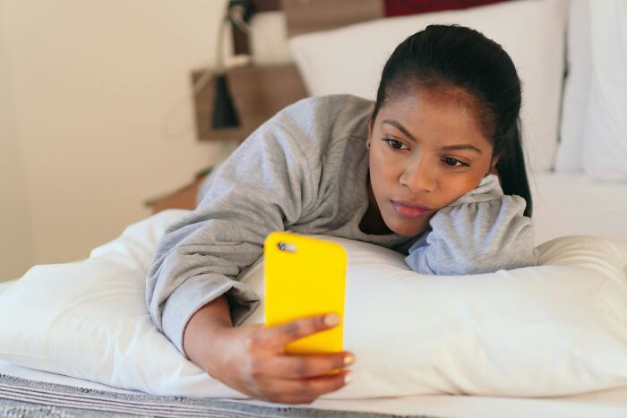 56 WTF Moments When Guys Found Out Their Girlfriends Were Sneaky Cheaters