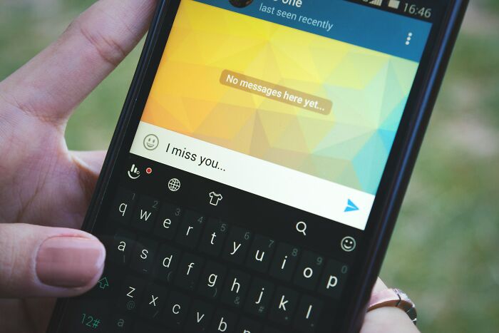 56 WTF Moments When Guys Found Out Their Girlfriends Were Sneaky Cheaters