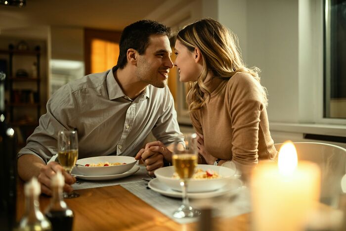56 WTF Moments When Guys Found Out Their Girlfriends Were Sneaky Cheaters