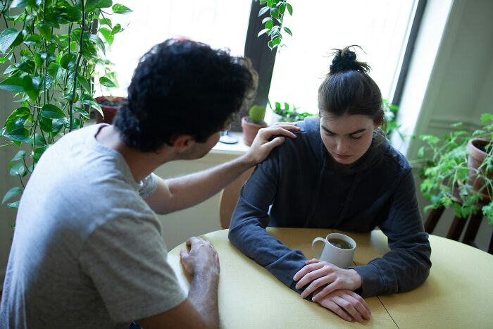 56 WTF Moments When Guys Found Out Their Girlfriends Were Sneaky Cheaters
