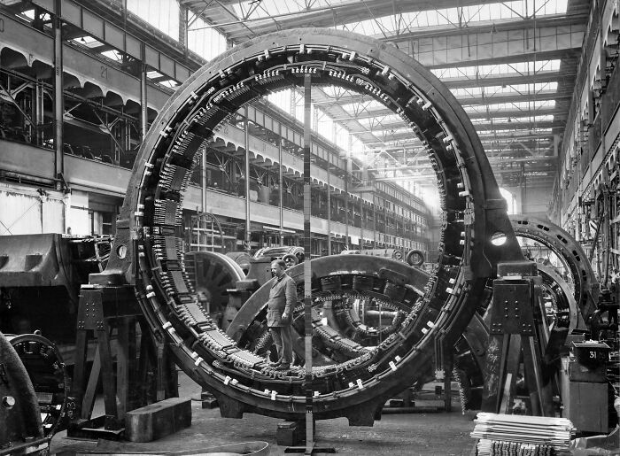 Siemens Factory Scene, 1900-1930 (Industrial Grind)