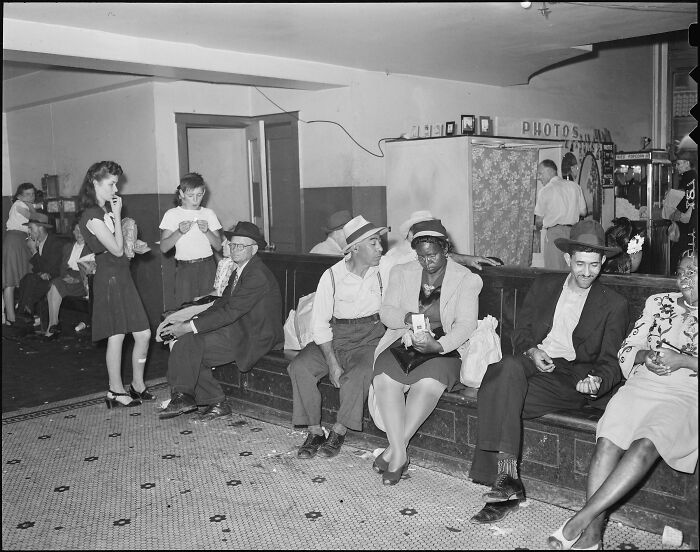 People In Bus Station, West Virginia 1946 (Miles To Go)