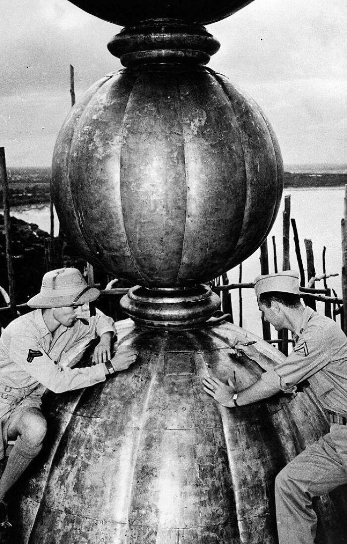 American Soldiers Writing Names On Taj Mahal, WW2 (Tourists With Guns)