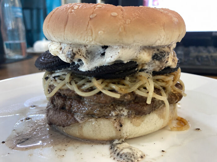 Oreo Spaghetti Ice Cream Beef Burger? Yep, That’s Real