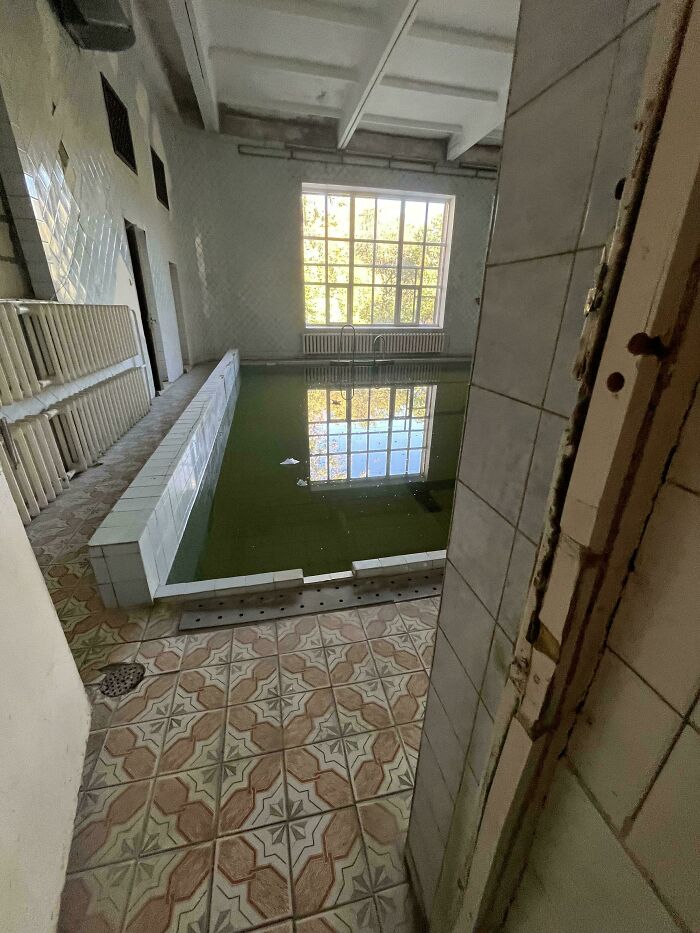 Forgotten Places Full of Surprises: 96 Wild Finds from Urban Explorers