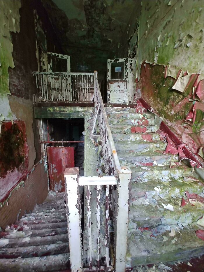 Forgotten Places Full of Surprises: 96 Wild Finds from Urban Explorers